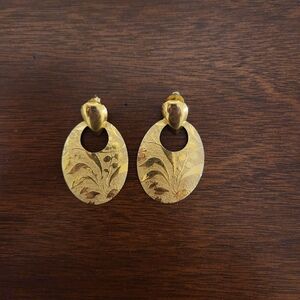 Elegant Gold Floral Dangle Earrings